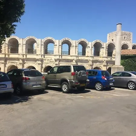 Charmante Petite Maison Donnant Sur Les Arenes Feriehus *