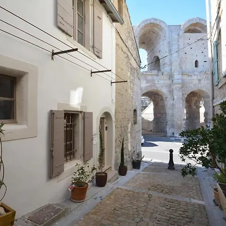 Charmante Petite Maison Donnant Sur Les Arenes Arles